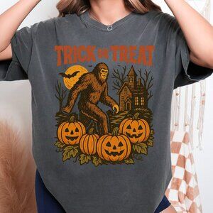 Retro Bigfoot Halloween Vintage Style Shirt Unisex Handmade